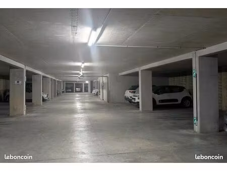 place de parking souterrain sécurisé proche gare