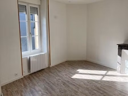 alençon quartier montsort t1 à louer