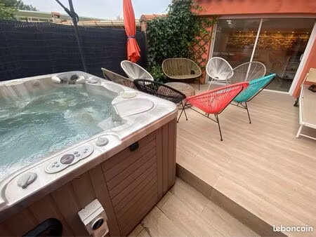 luxueux f2 avec jacuzzi 700/mois très bien meublé 700/mois toutes charges comprises (eau  