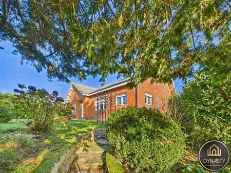 villa de plain-pied à bras • grand terrain • parfait état