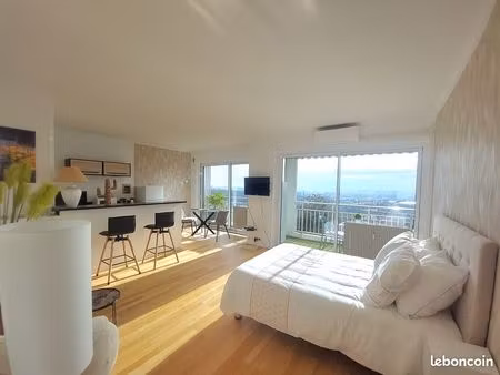 studio meublé - bail mobilité - résidence de standing avec piscine / tennis - vue exceptio