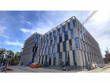 nouveaux bureaux à louer dans l'immeuble innovation à malin