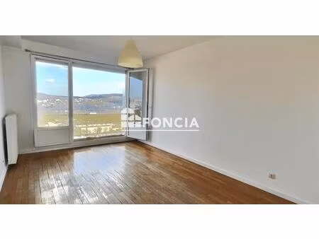 appartement lumineux avec balcon