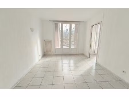 location appartement  65.39 m² t-4 à le pont-de-claix  835 €