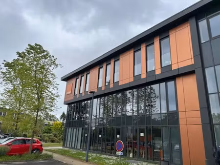 bureaux à louer à lesquin dans immeuble neuf avec parkings