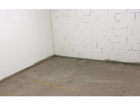 location stationnement  23 m² t- à le pecq  450 €