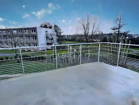 a vendre 3 t2 centre de guillers terrasse refait a neuf