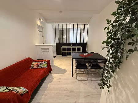 bagnols en forêt location studio meuble de 30m² entièrement rénové au rdc