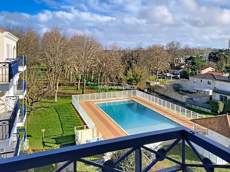 appartement pontaillac 2 pièces avec terrasse