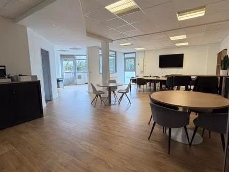 local de bureaux 188 m² périgny