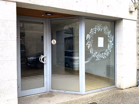 local commercial caussade 42 m2