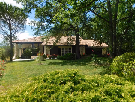 maison d'architecte plain-pied de 280 m2 avec un terrain de