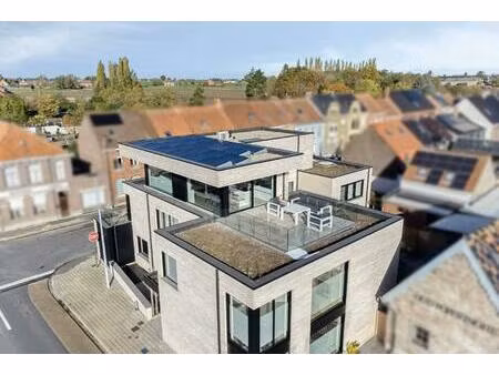 nieuw huis met lift  groot terras en prachtig verzicht