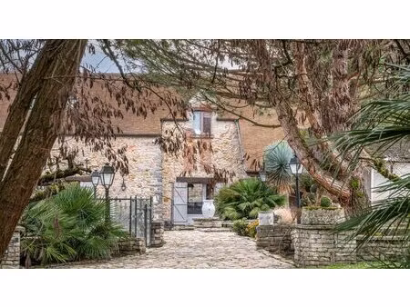 village aux portes de milly la forêt  une très belle propriété de caractère de 280 m² avec