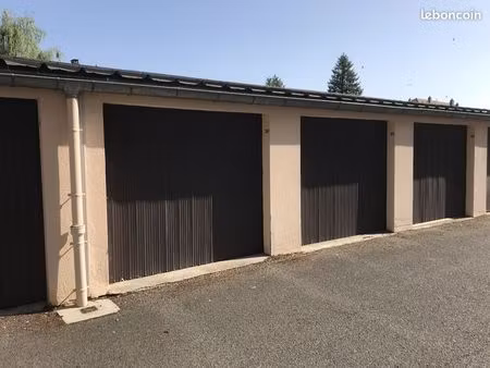 parking/box 1 pièce 15 m²