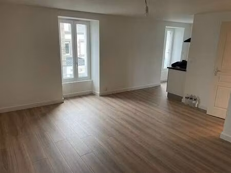 location appartement 2 pièces à saint-brieuc (22000) : à louer 2 pièces / 46m² saint-brieu