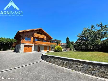 chalet 6 pièces 300 m²