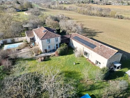 propriété 9 pièces 360 m²