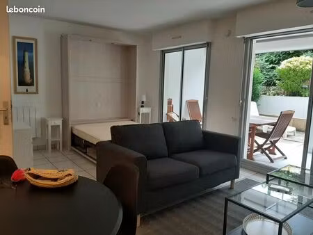 studio 1 pièce 32 m²