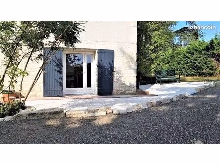 t1 meublé avec jardin et parking dans propriété privée