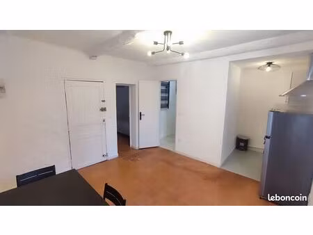 a loué meublé  appartement 2 pièces de 29m2