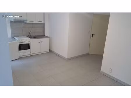 loue studio 27m² (centre ville d'evron)