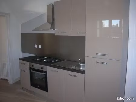 grand f2 centre nevers terrasse+ vue