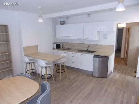 appartement meublé de 41 25 m²  au rez de chaussée  situé dans le centre ville de brecey