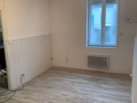 loue f2 rdc avec jardinet