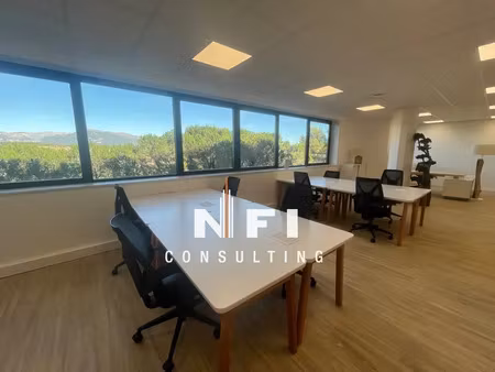 plateau de bureau de 285m² à louer