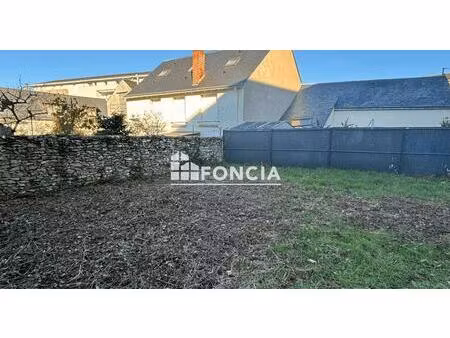 terrain de 775 m² avec bâtiments à démolir