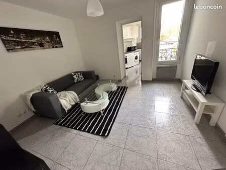 f2 elancourt village