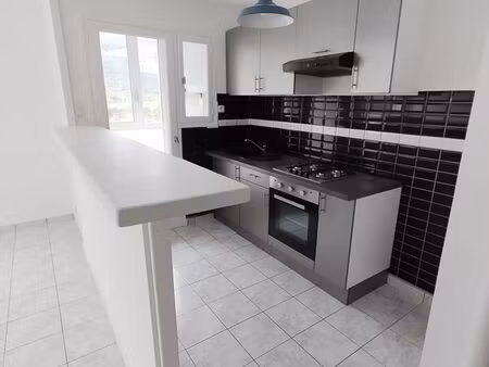 loue appartement t2 40m2 dernier étage le pont de claix