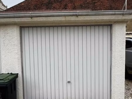 parking/box 18 m² auxonne