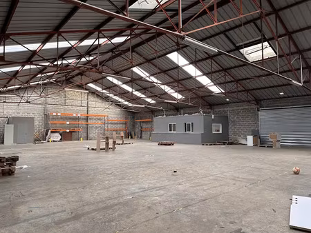 vente locaux professionnels 655 m² à saintes (17100)  728 000 €