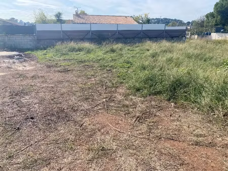 vente terrain 600 m² à la crau (83260)  320 000 €