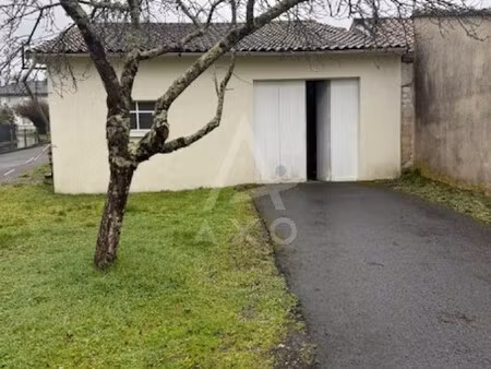 vente grange magnac sur touvre  53m² 1 pièce 55 000€ charente