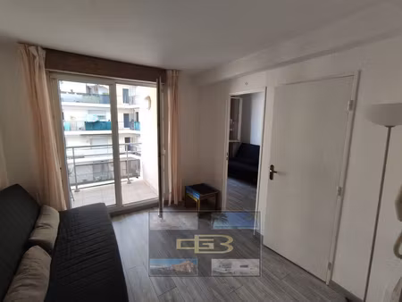 piuma grosso - disponible immediatement