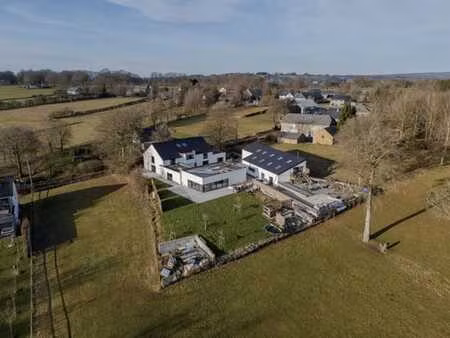 propriété d'exception composée de 3 habitations à waimes