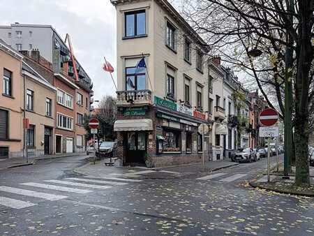 restaurant en activite a remettre - entre casernes et chasse