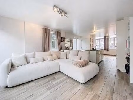 maisont rénovée avec parking privé le soir et le week-end