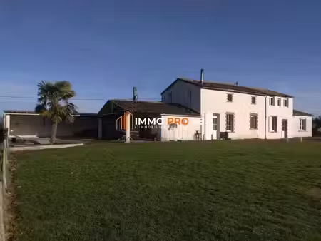 vente immeuble 167 m² à saint-pierre-des-echaubrognes (79700)  245 000 €