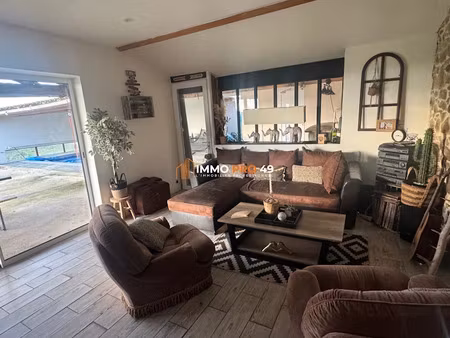 vente immeuble 167 m² à saint-pierre-des-echaubrognes (79700)  268 800 €