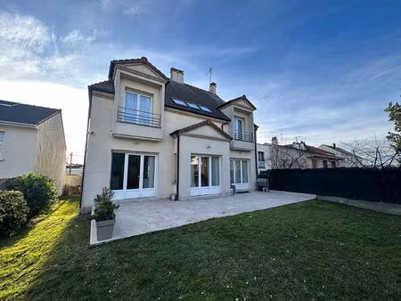 maison 8 pièce(s) 194 m2