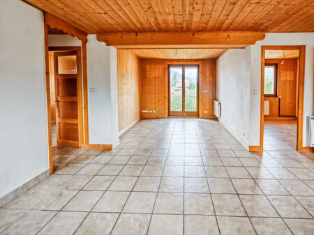 appartement t3 situé à cluses