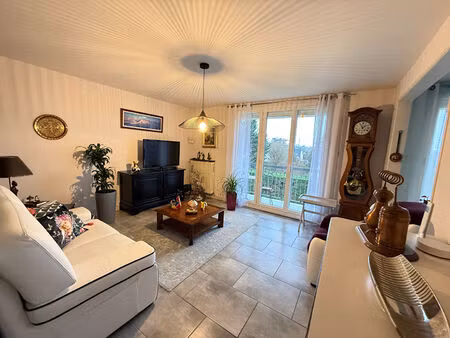 a vendre appartement sans travaux 4 pièce(s) deux chambres