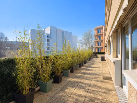 superbe appartement de 3 pièces d'environ 104 m2 avec magnif