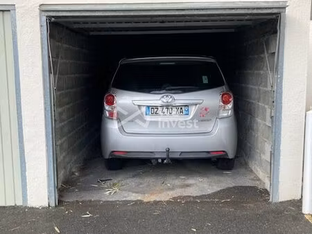 hyper centre de pau garage fermé sécurisé