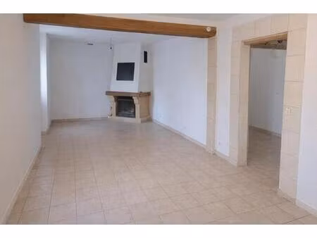 maison de bourg de 90m2 avec studio en sus.