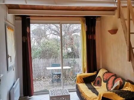 studio meublé tbe avec jardin et parking